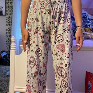 Comfy white mini mouse pj pants!!